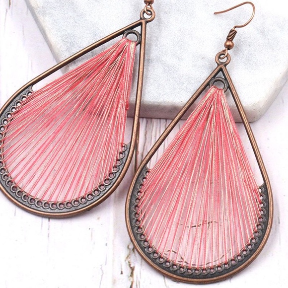 **ALISE* Red Drop Shaped Fashion Earrings - Picture 3 of 4